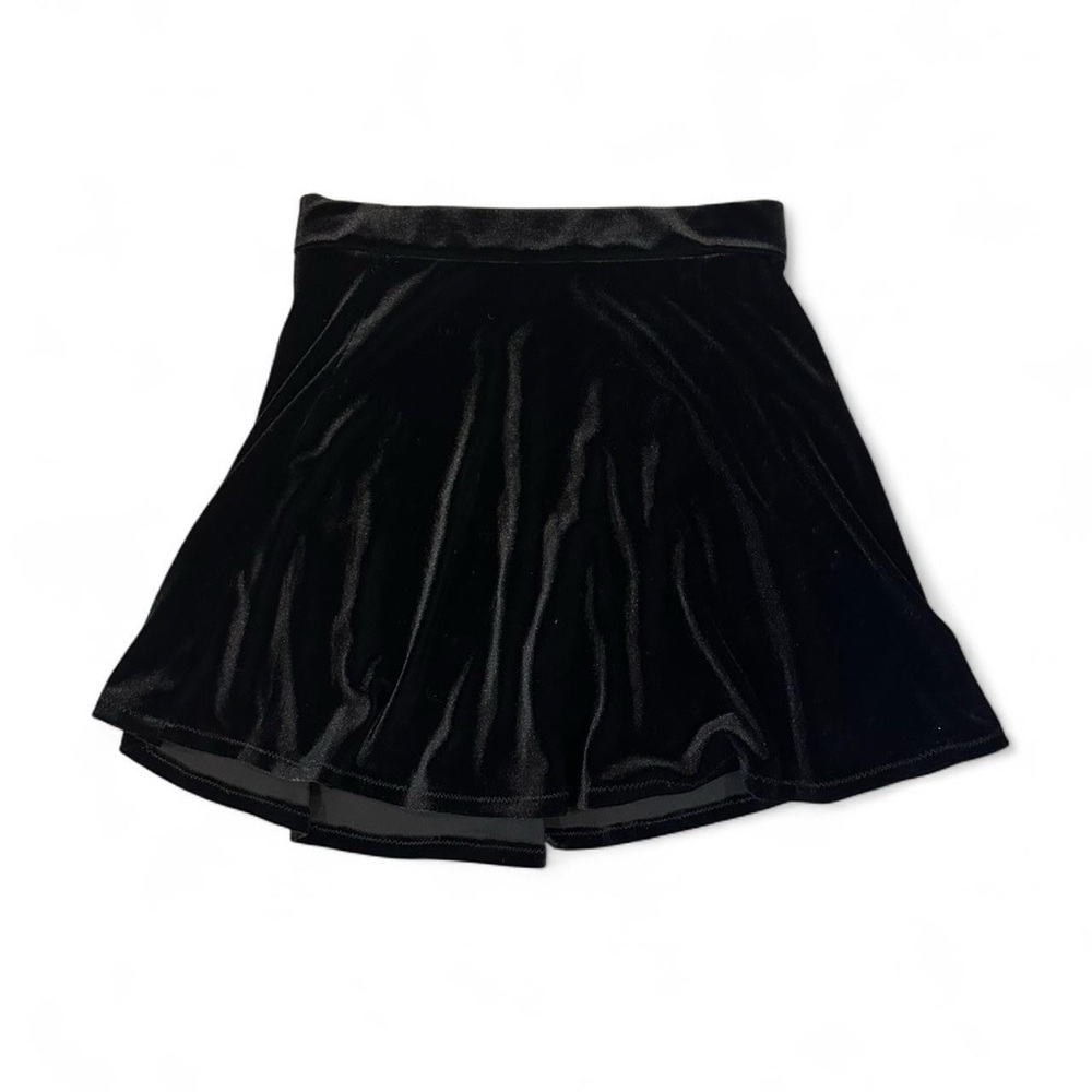 Chic Black Velvet Skater Skirt